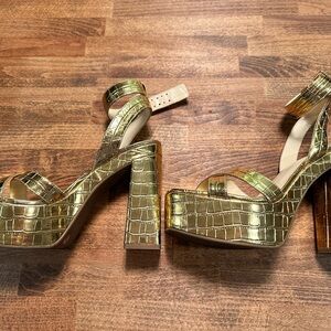 Jessica Simpson Beasley Platform Heels in Gold - Size 8.5 Womens
